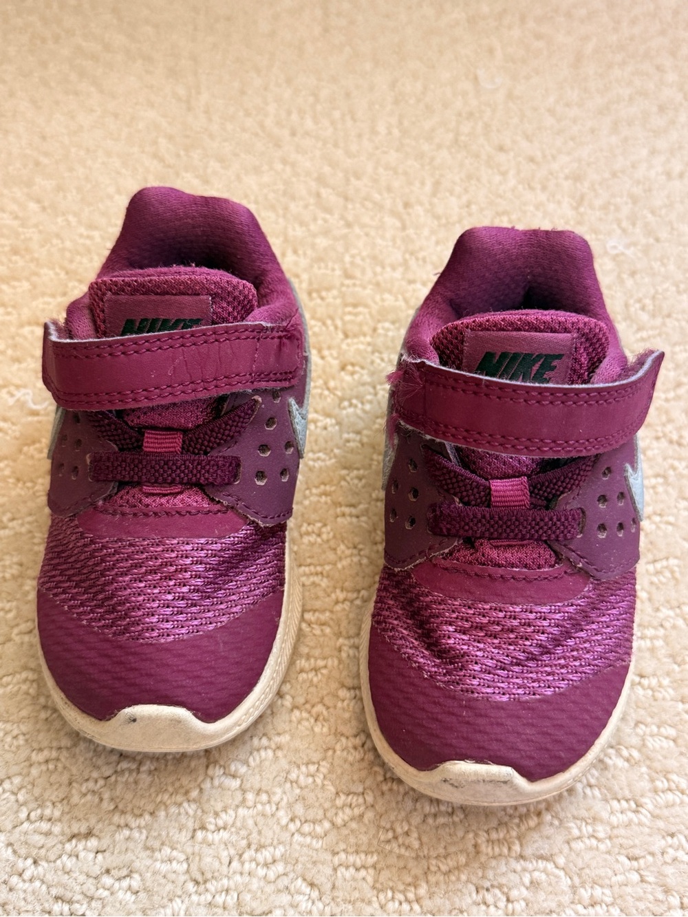 Nike Little Kids' Magenta Velcro Athletic Sneakers
